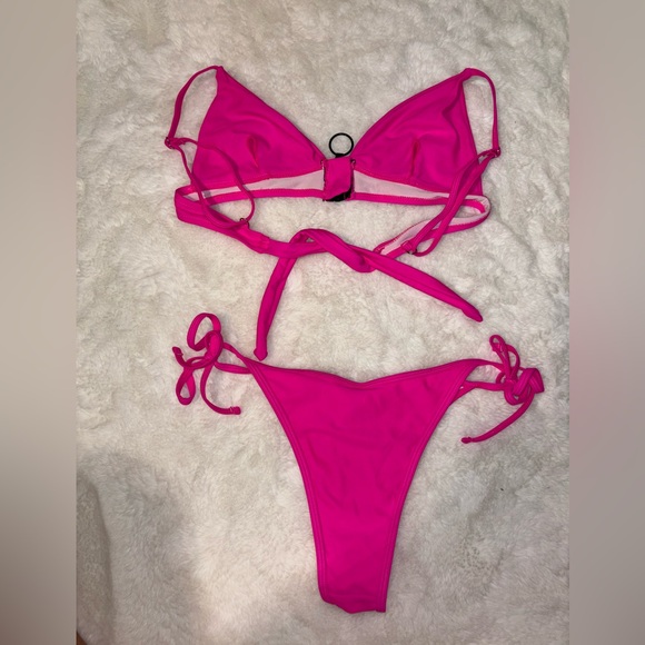 Pink bikini - Picture 2 of 2